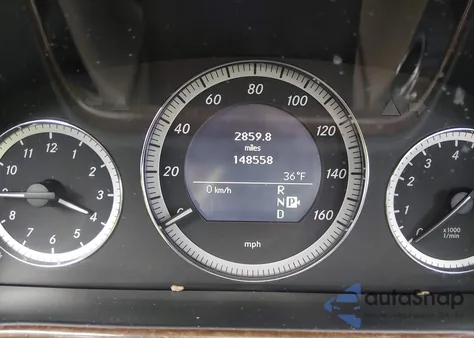 2011 Mercedes-Benz E 350 4Matic z USA, uszkodzony, nr VIN WDDHF8HB9BA264875